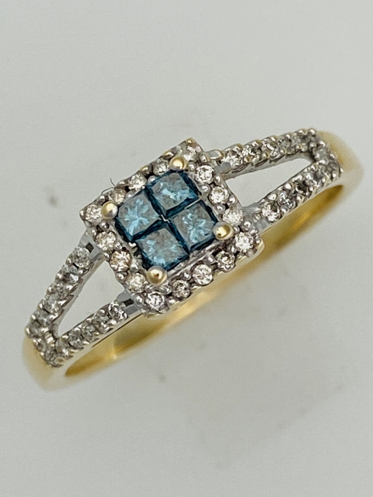 Blue & White Diamond Ring